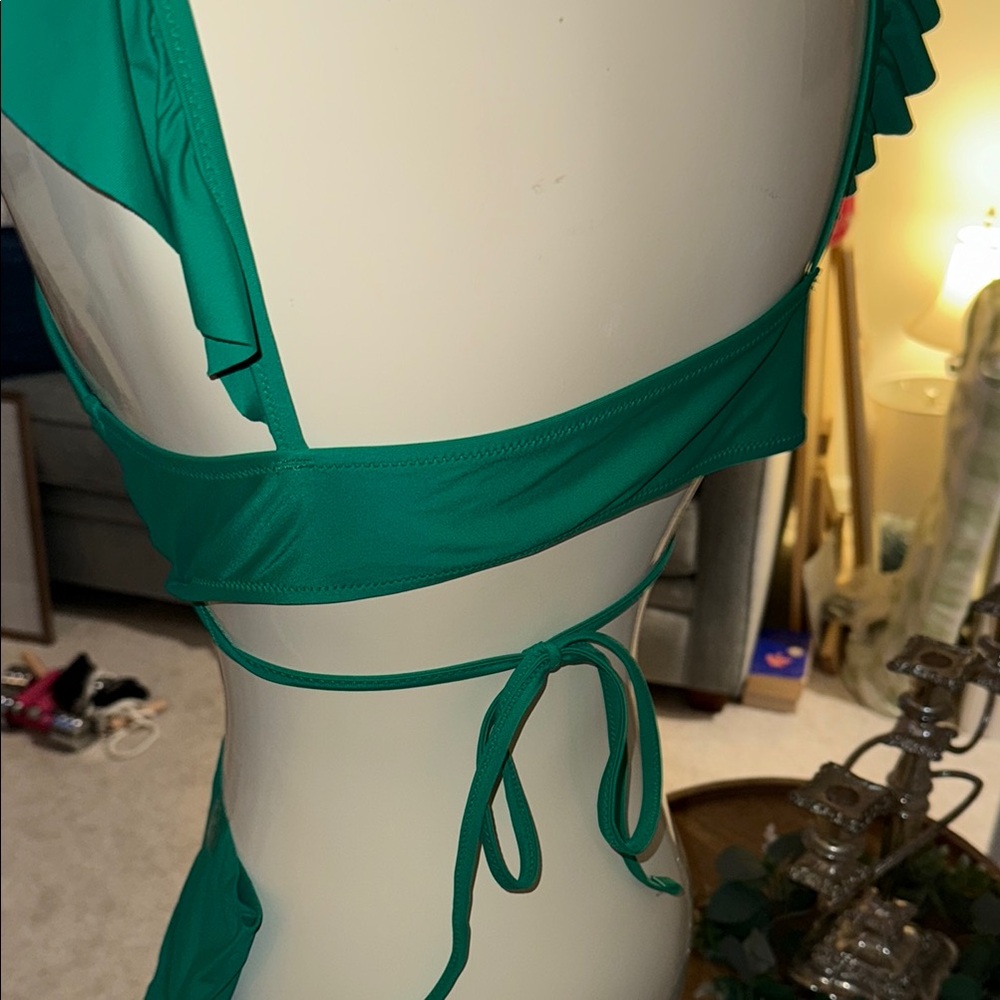 Green Hi-Waisted Ruffled Bikini Set - Picture 4 of 6